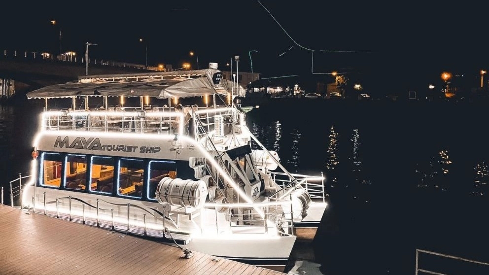 Maya cruise and tourism